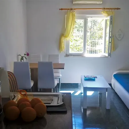 Apartment Mediterranea Zuljana